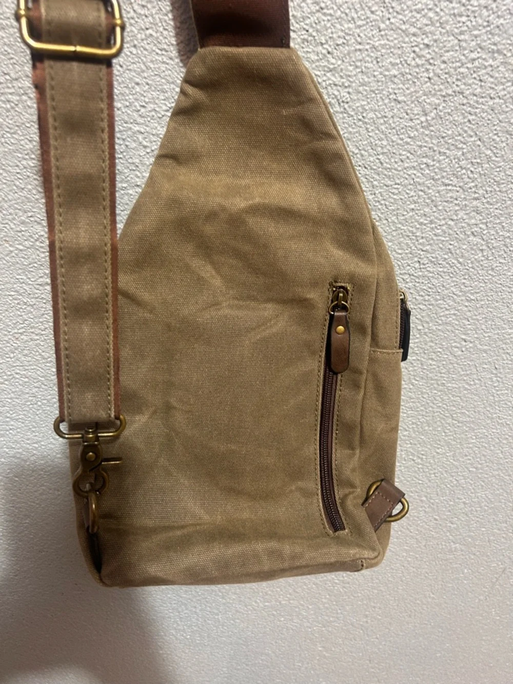 Mutual weave sling bag